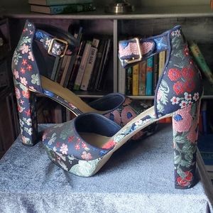 Shoe Dazzle Platforms